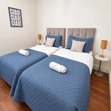 Clifton - 2 Bed Flat - Free Off Street Parking Apartment